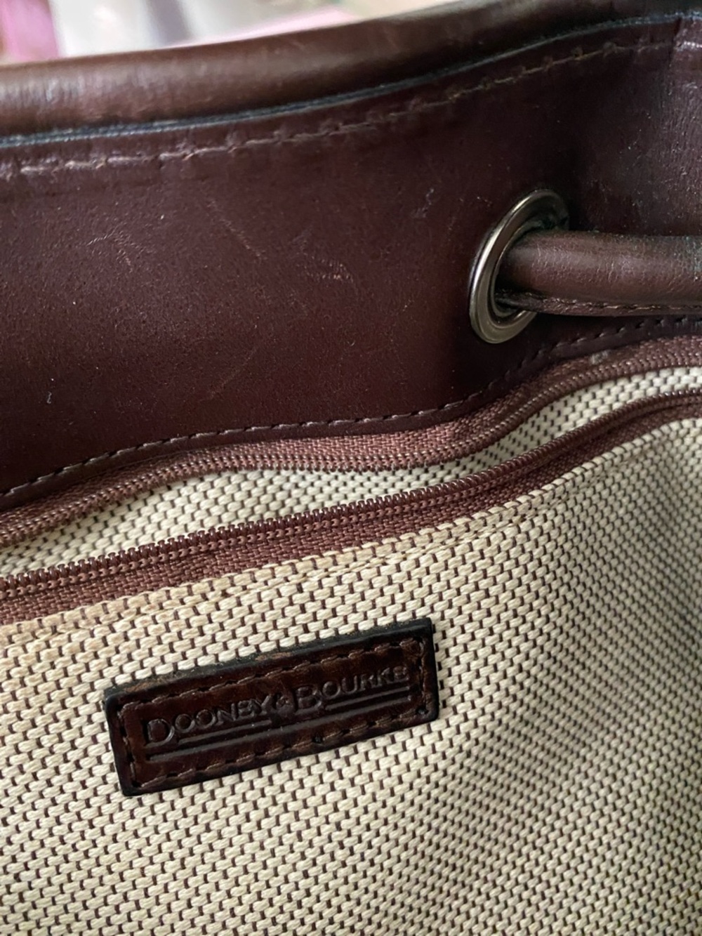 Dooney & Bourke Brown Leather Drawstring Shoulder Bag 🤎🩶 - Picture 9 of 13